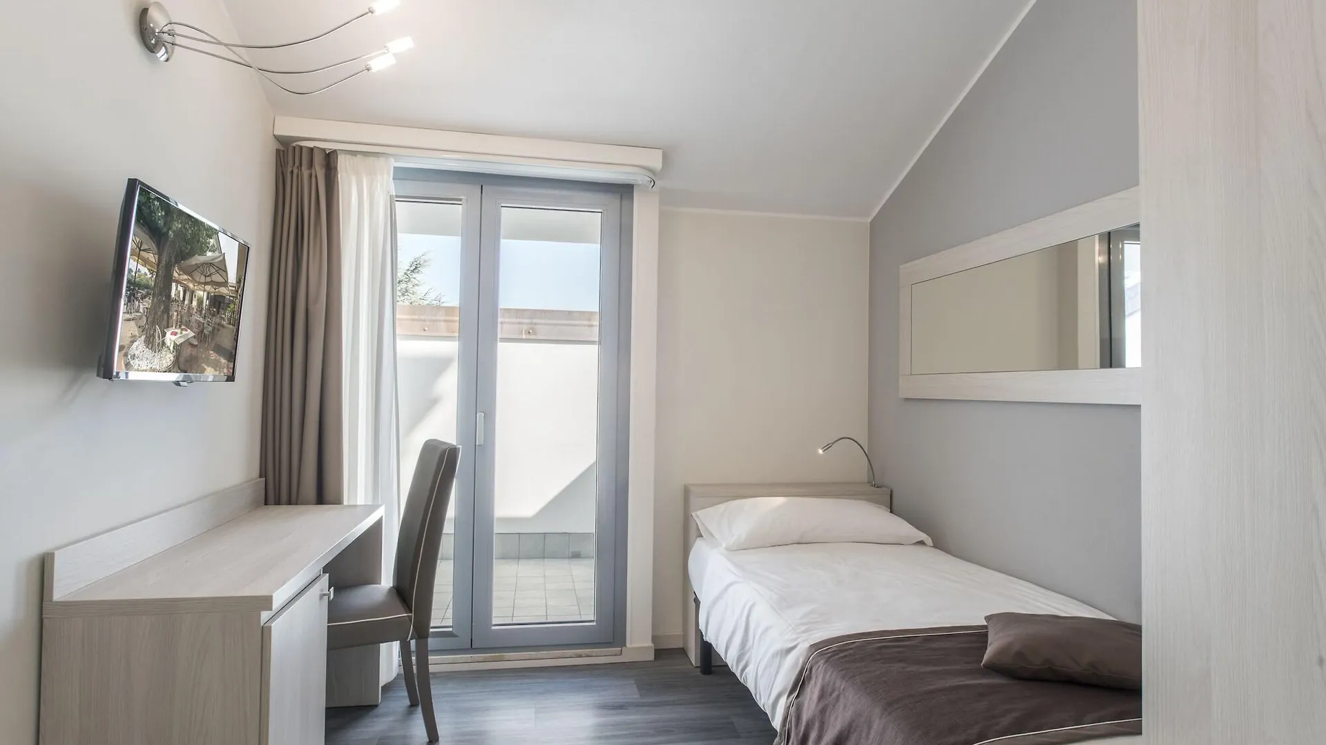 סירמיונה Hotel Dogana