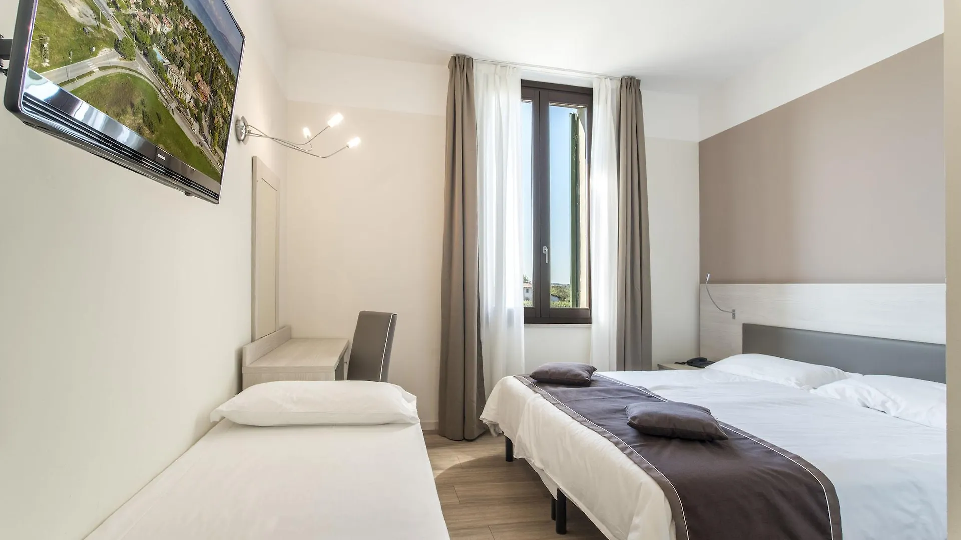 סירמיונה Hotel Dogana