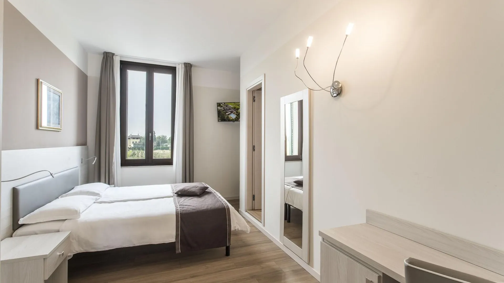 סירמיונה Hotel Dogana