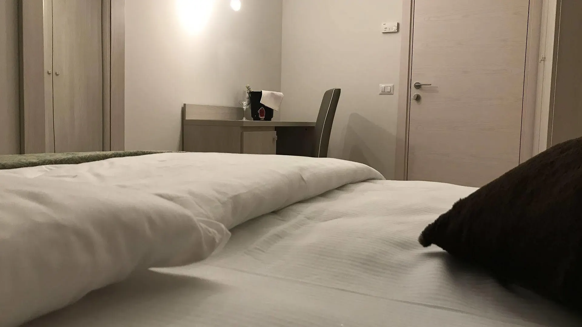 Hotel Dogana Sirmione 3*,  Italy